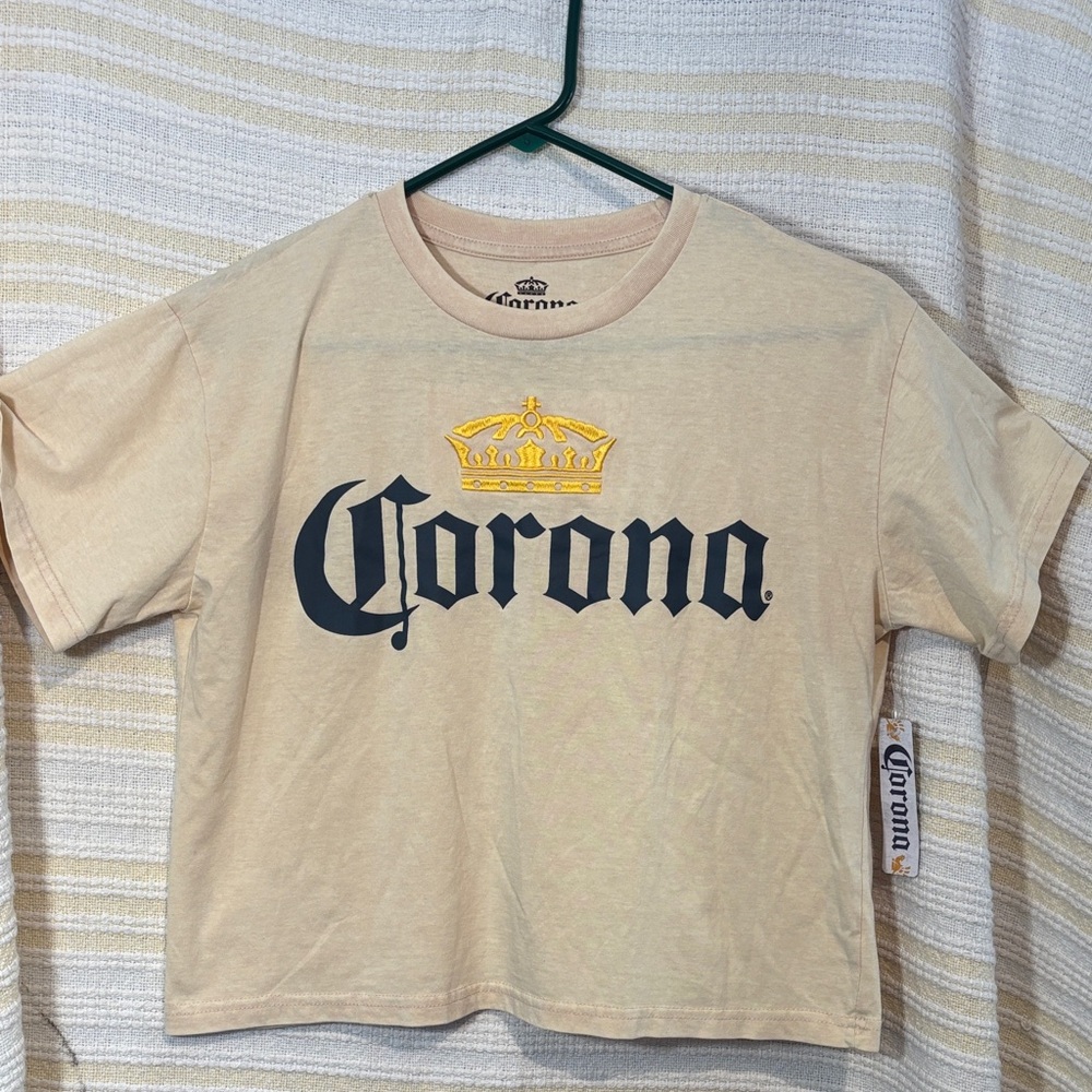 NWT Women’s Beige Corona Cropped T-Shirt Size Large